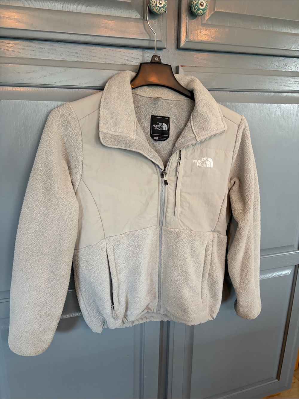 The North Face Men’s Light Gray Sherpa Fleece Jacket